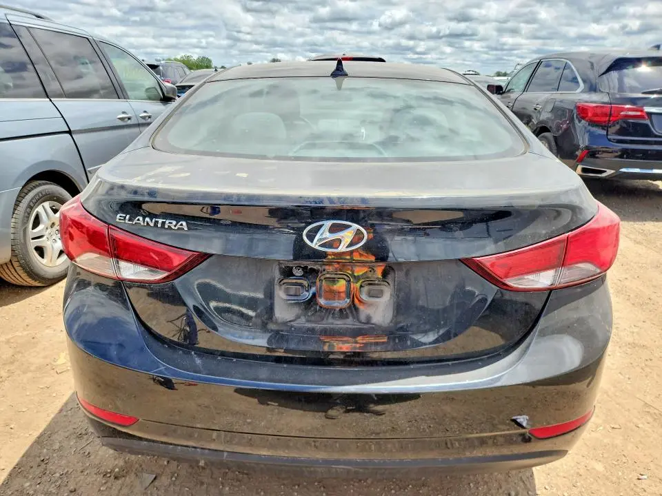 2015 HYUNDAI ELANTRA SE  