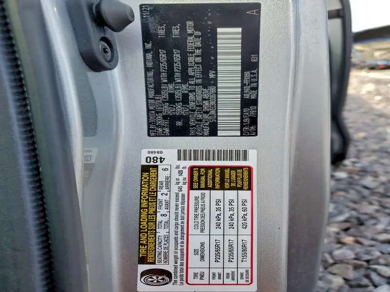 2022 TOYOTA SIENNA XLE  