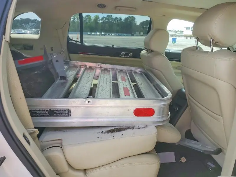 2019 LINCOLN MKT   