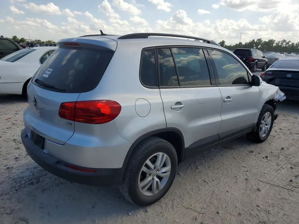2016 VOLKSWAGEN TIGUAN S  