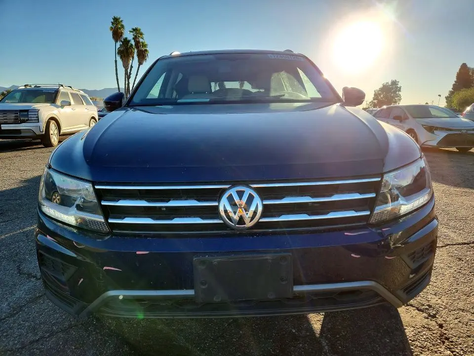 2021 VOLKSWAGEN TIGUAN SE  