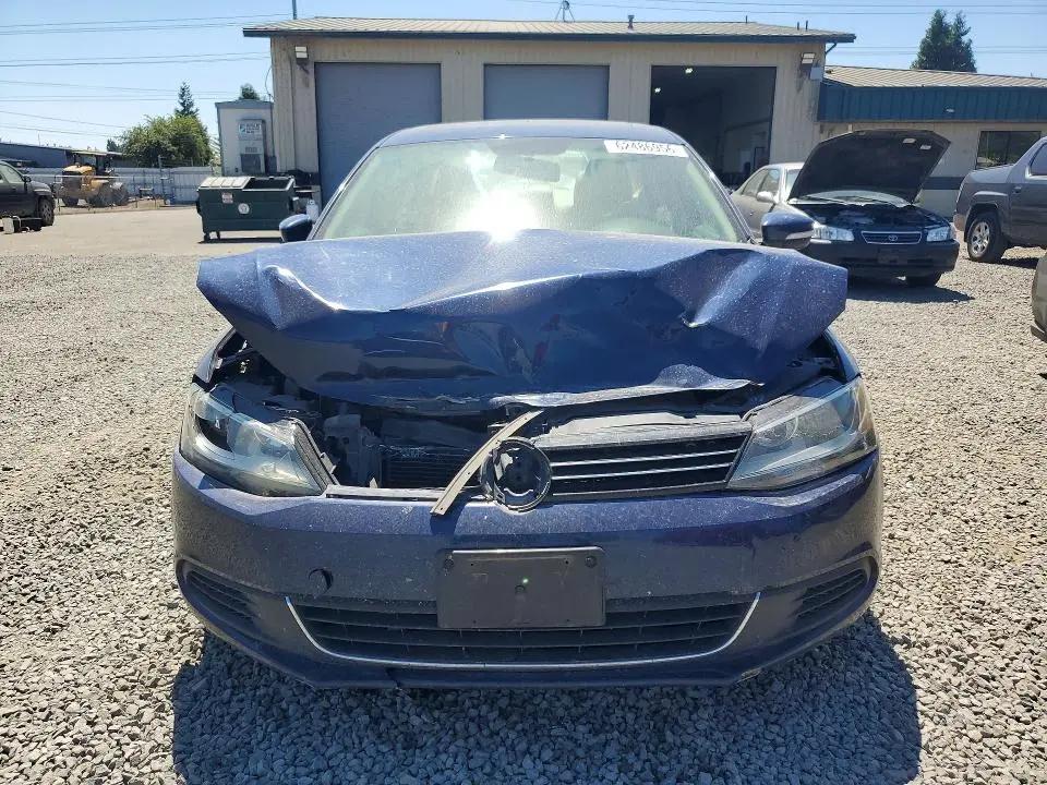 2013 VOLKSWAGEN JETTA SE  