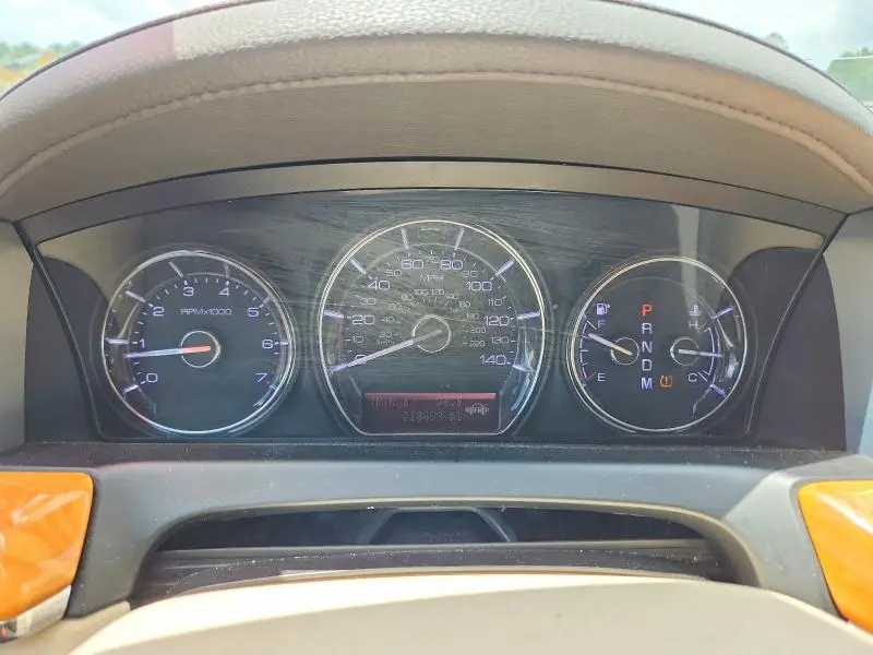 2011 LINCOLN MKS   