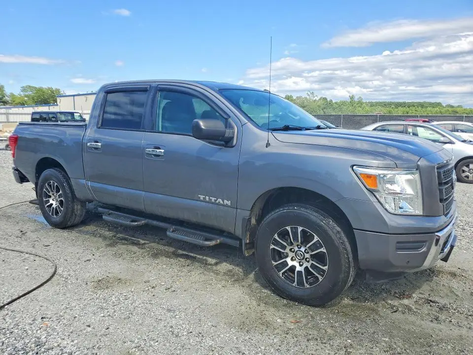 2021 NISSAN TITAN SV  
