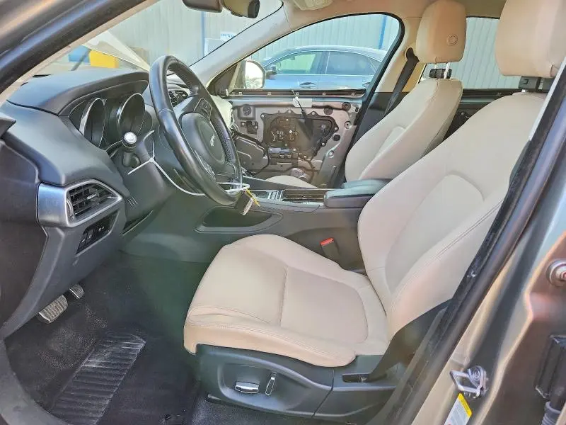 2019 JAGUAR F-PACE PREMIUM  