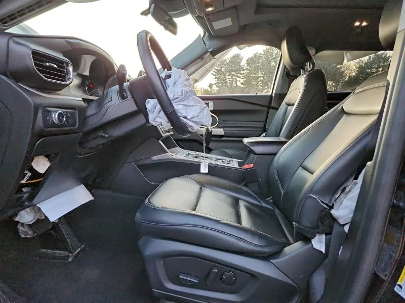 2022 FORD EXPLORER XLT  