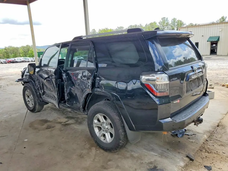 2023 TOYOTA 4RUNNER SR5  