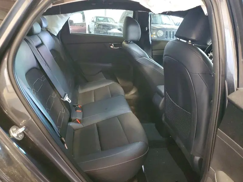 2024 KIA FORTE GT LINE  
