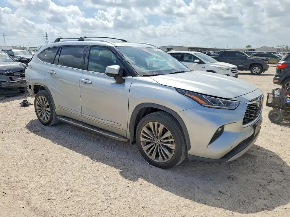2021 TOYOTA HIGHLANDER PLATINUM  