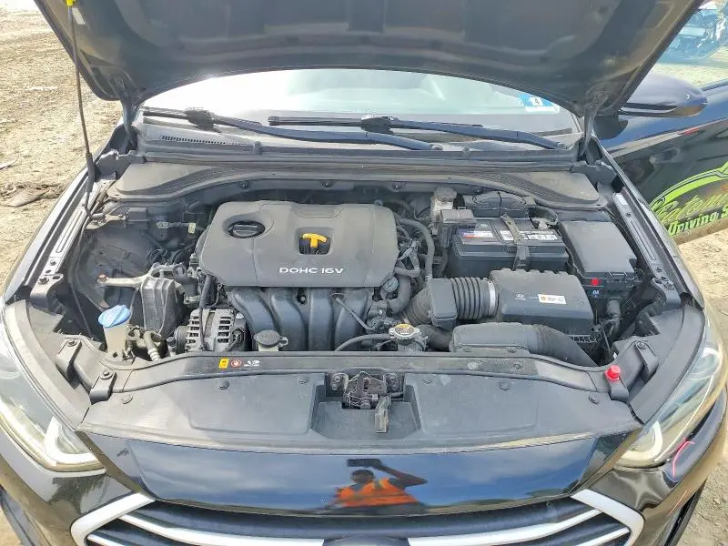 2017 HYUNDAI ELANTRA SE  
