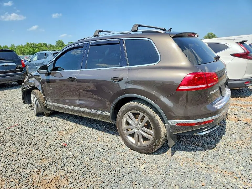 2016 VOLKSWAGEN TOUAREG SPORT  