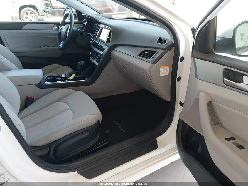 2018 HYUNDAI SONATA HYBRID SE
