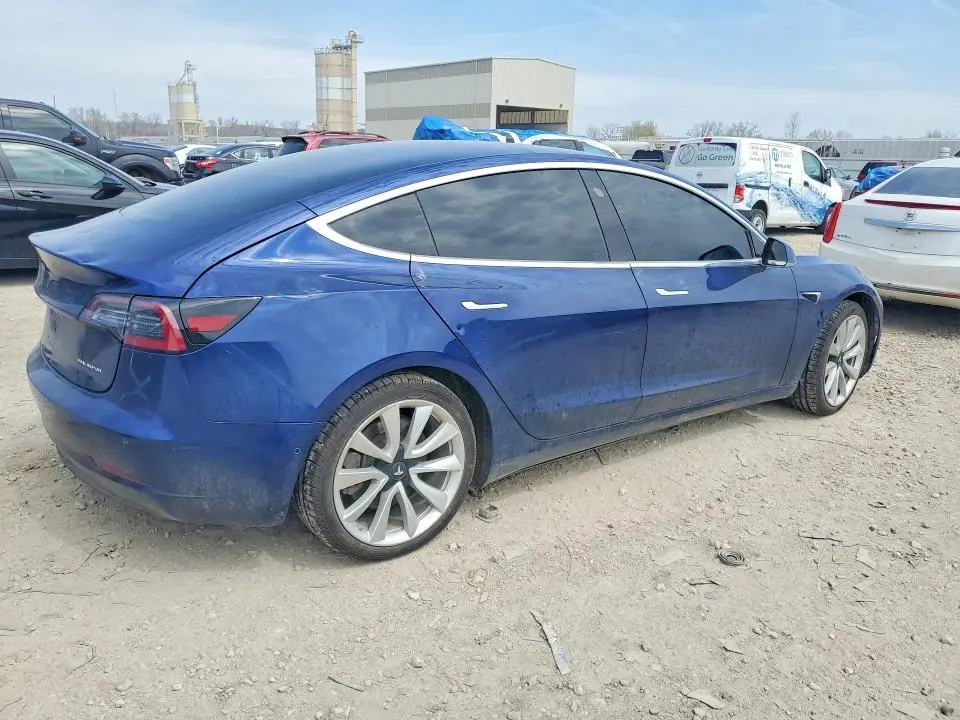 2018 TESLA MODEL 3   