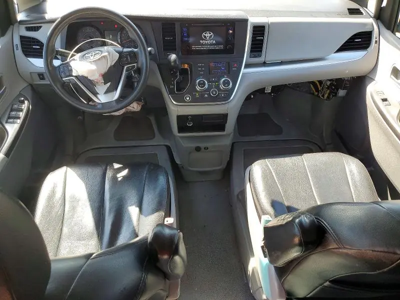 2015 TOYOTA SIENNA LE MOBILITY 7-PASSENGER  