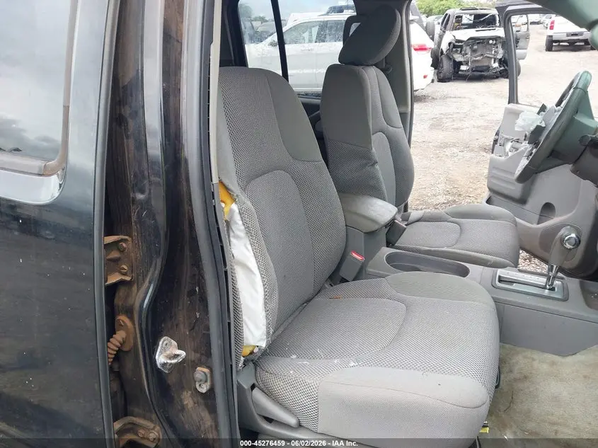 2015 NISSAN FRONTIER SV