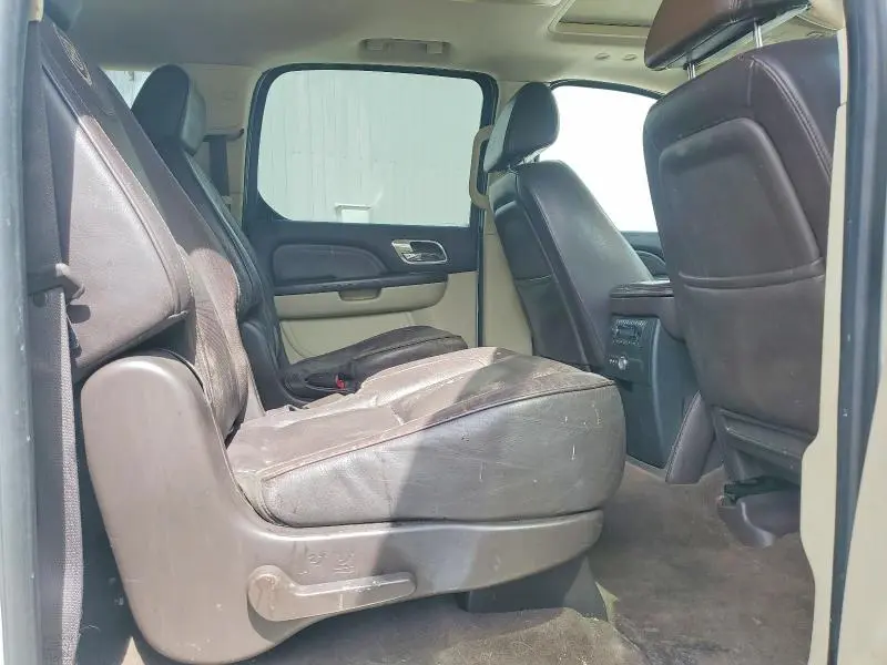 2011 CADILLAC ESCALADE ESV PLATINUM  