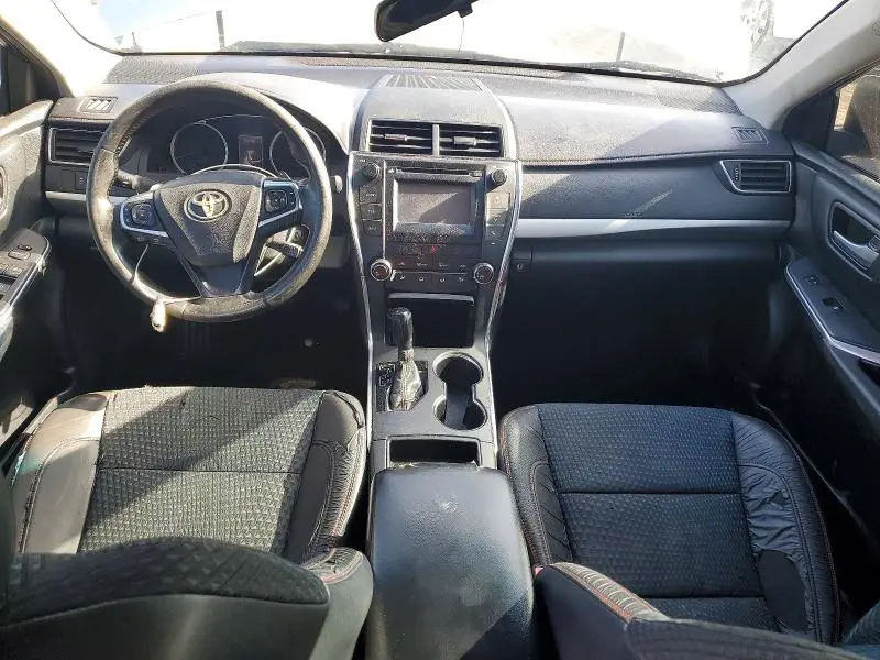 2015 TOYOTA CAMRY SE  
