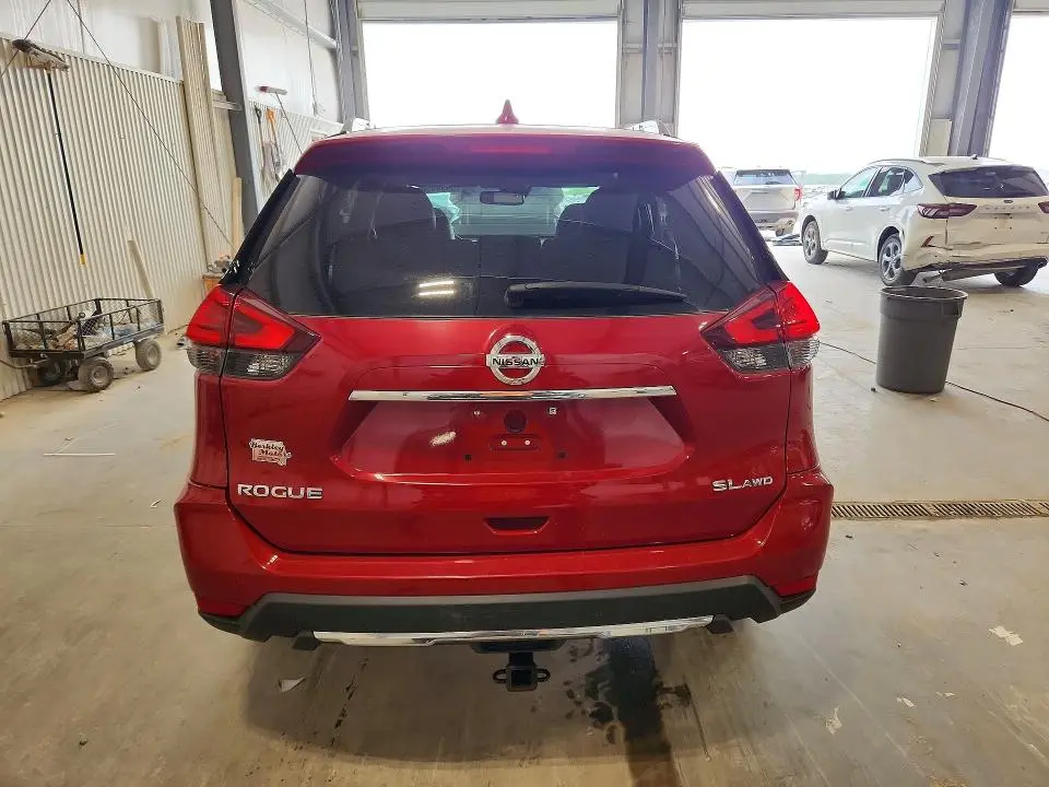 2017 NISSAN ROGUE SL  
