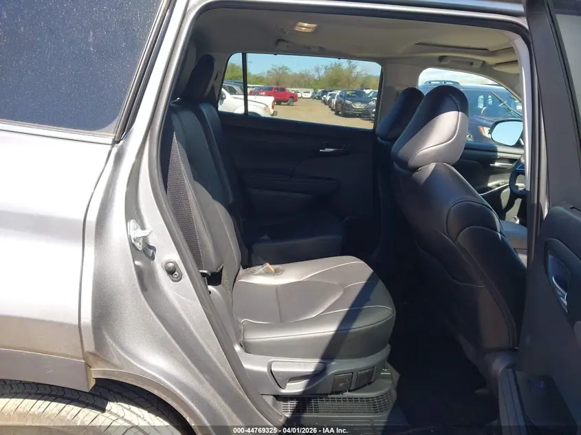 2026 TOYOTA HIGHLANDER HYBRID XLE