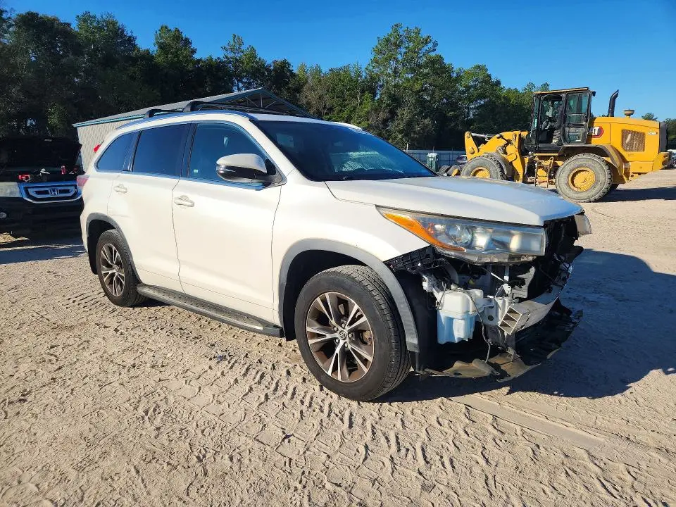 2016 TOYOTA HIGHLANDER XLE  