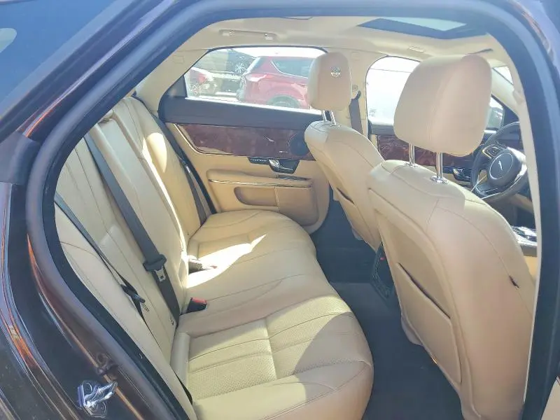 2013 JAGUAR XJ   