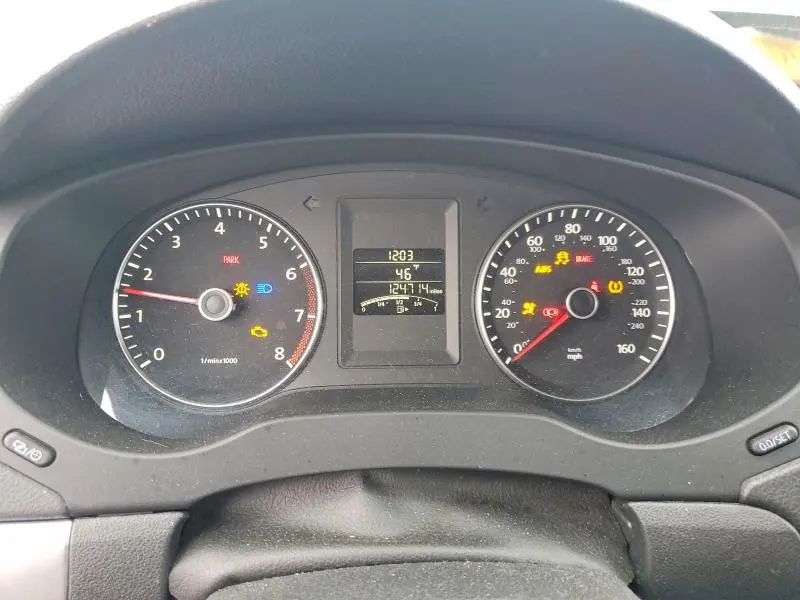 2013 VOLKSWAGEN JETTA SE  