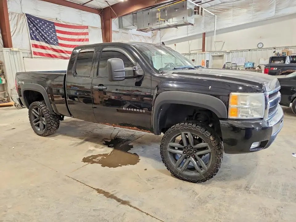 2011 CHEVROLET SILVERADO K1500 LT  