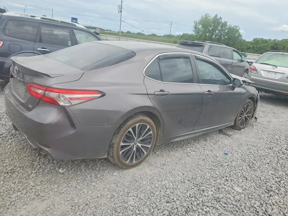 2018 TOYOTA CAMRY SE  