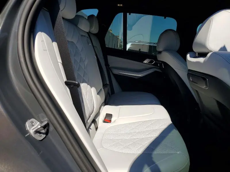 2025 BMW X5 XDRIVE50E  