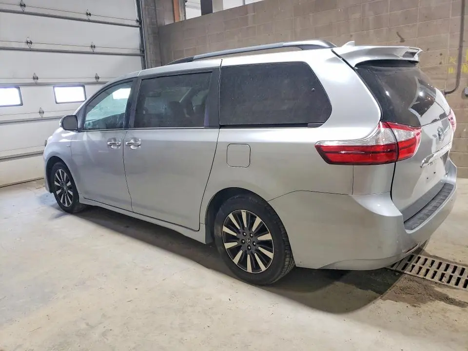 2019 TOYOTA SIENNA LIMITED PREMIUM 7-PASSENGER  
