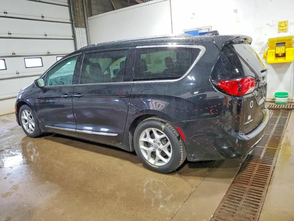2017 CHRYSLER PACIFICA TOURING L PLUS  