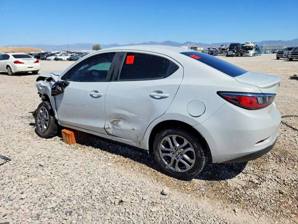 2020 TOYOTA YARIS LE  