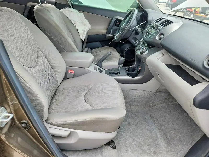 2011 TOYOTA RAV4 BASE  