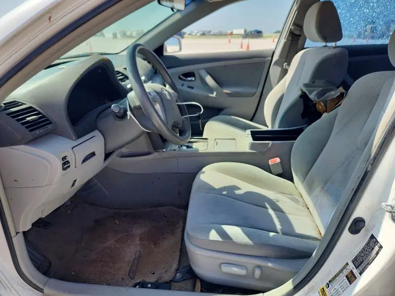 2010 TOYOTA CAMRY LE  