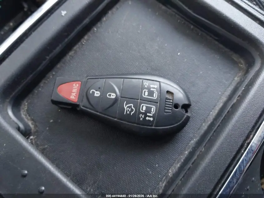 2010 CHRYSLER TOWN & COUNTRY TOURING PLUS