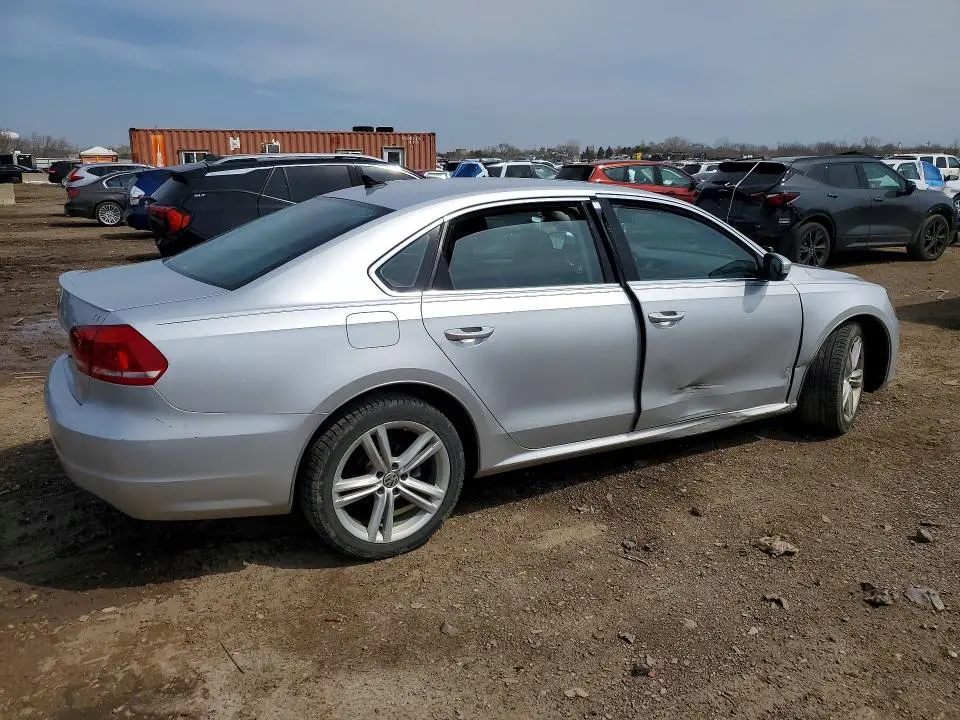 2014 VOLKSWAGEN PASSAT SE  