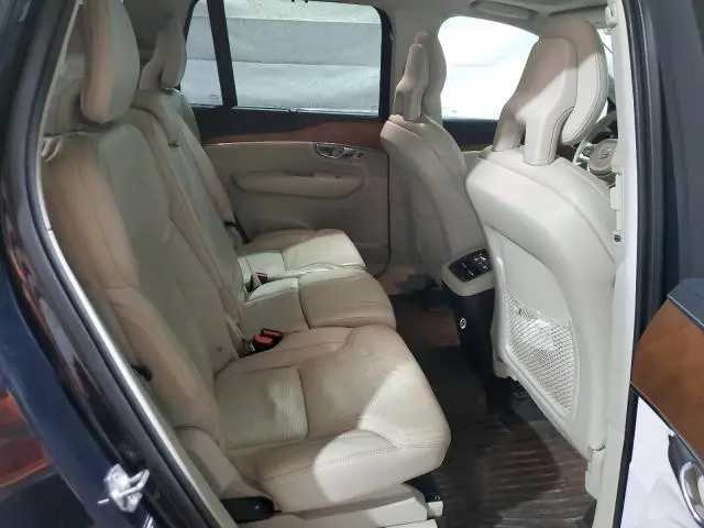 2017 VOLVO XC90 T6  
