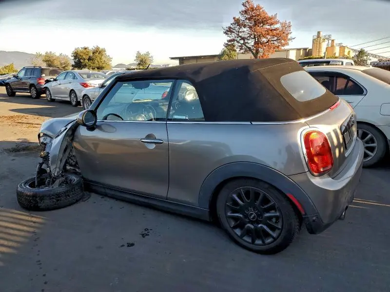 2017 MINI COOPER   
