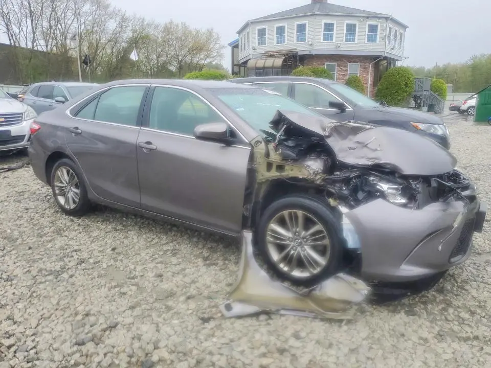 2017 TOYOTA CAMRY SE  