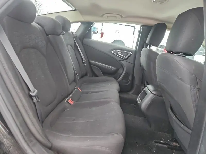 2015 CHRYSLER 200 LX  