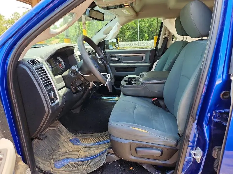 2016 RAM 1500 SLT  
