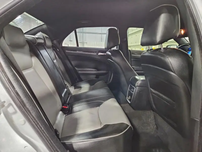 2011 CHRYSLER 300 LIMITED  