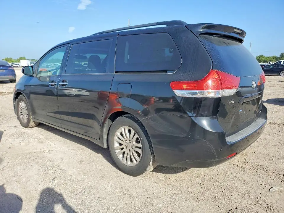 2011 TOYOTA SIENNA XLE 8-PASSENGER  