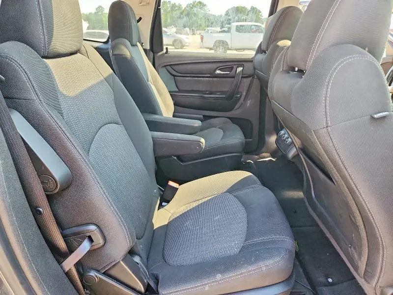 2014 CHEVROLET TRAVERSE LT  