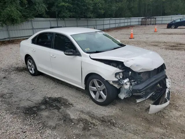 2012 VOLKSWAGEN PASSAT SE