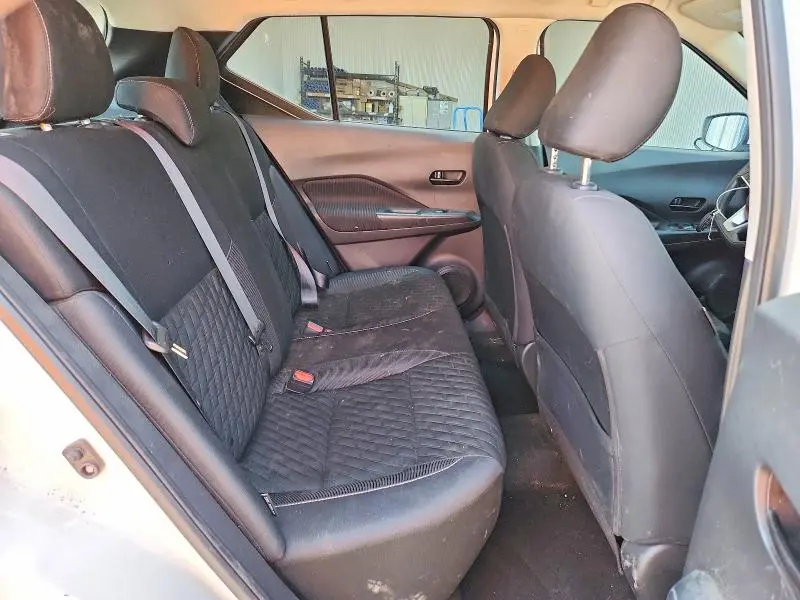 2021 NISSAN KICKS S  