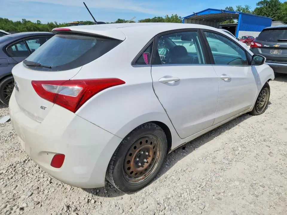 2017 HYUNDAI ELANTRA 4D   