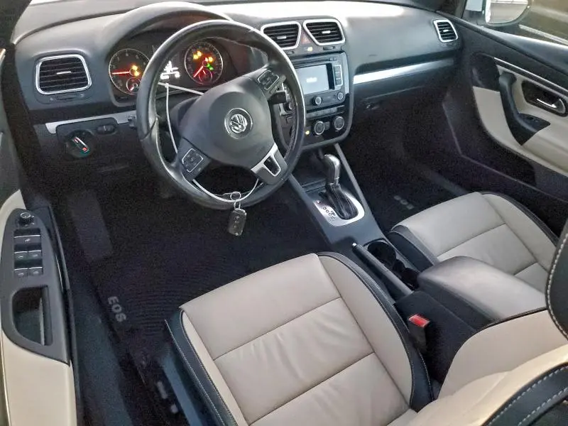 2015 VOLKSWAGEN EOS LUX  