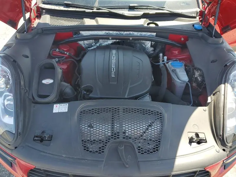 2017 PORSCHE MACAN   