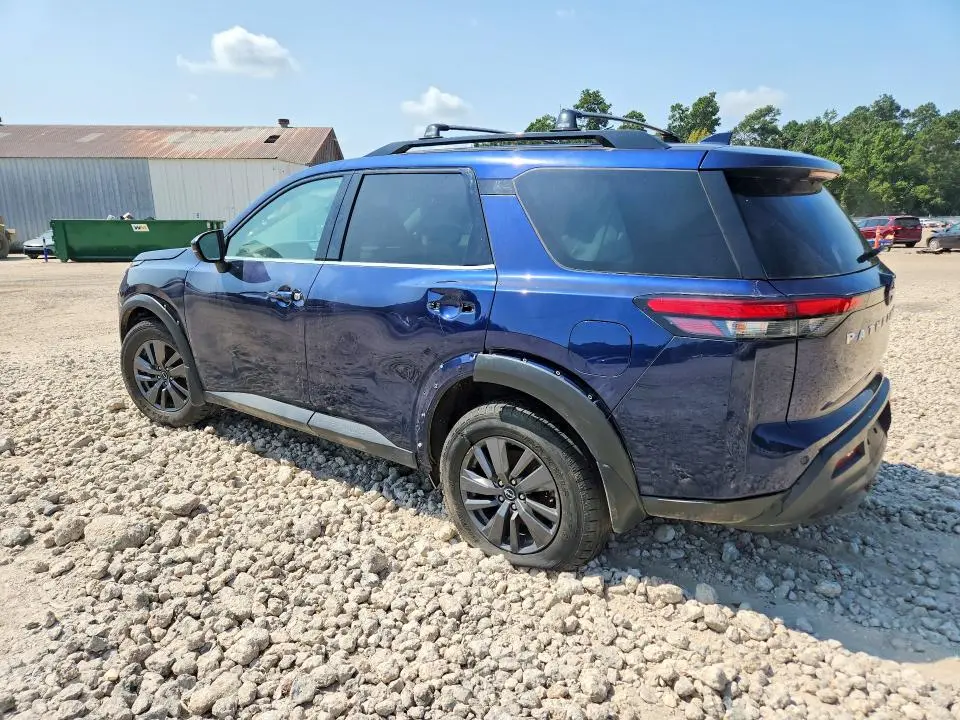 2022 NISSAN PATHFINDER SV  